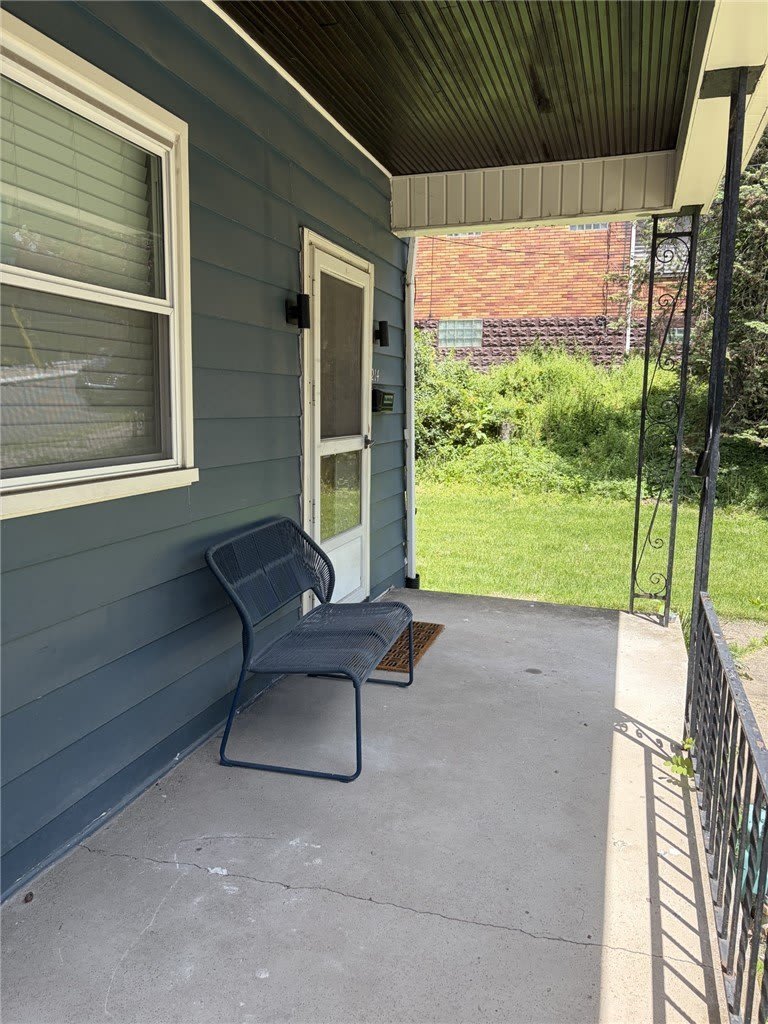 1214 Goe Ave – photo 2