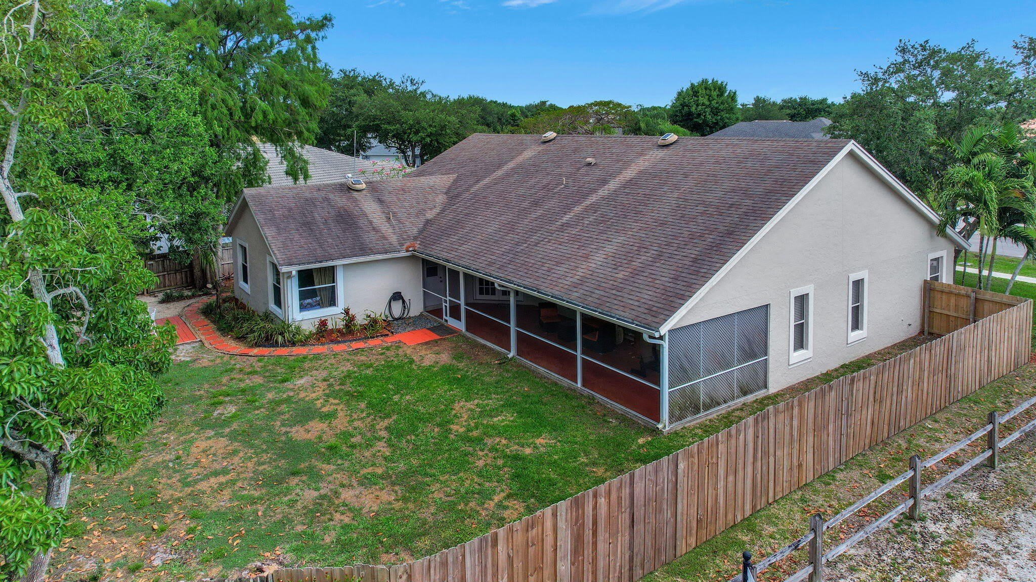 13805 Sheffield Street – photo 2