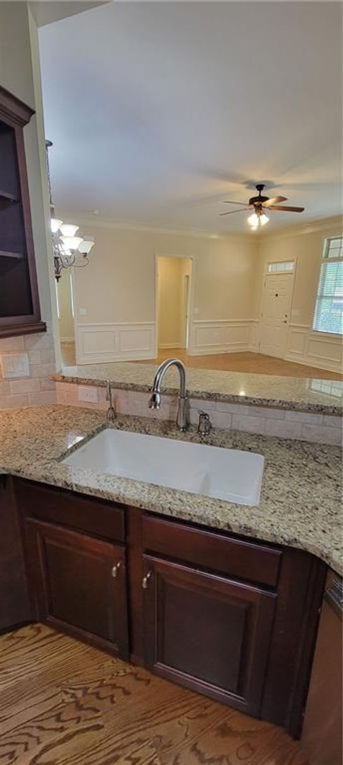 Luxury Living in South Forsyth – photo 3