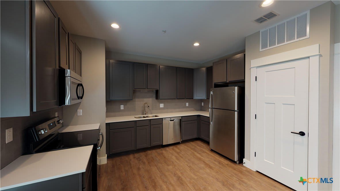 311 Craddock Avenue – photo 5