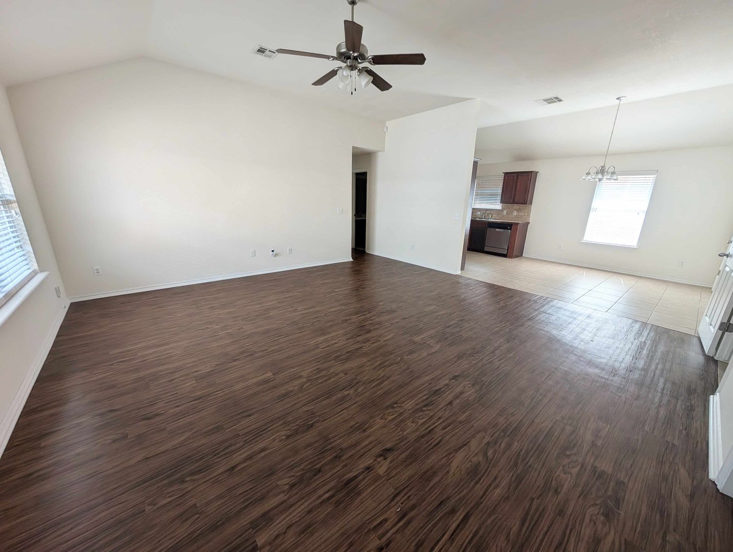 Modern Living in Edmond – photo 3