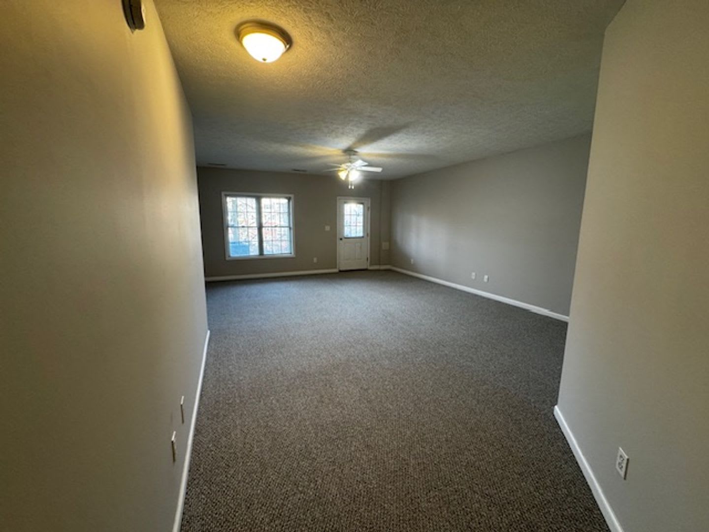 Townhouse in Wyndhurst with Finished Basement – photo 5