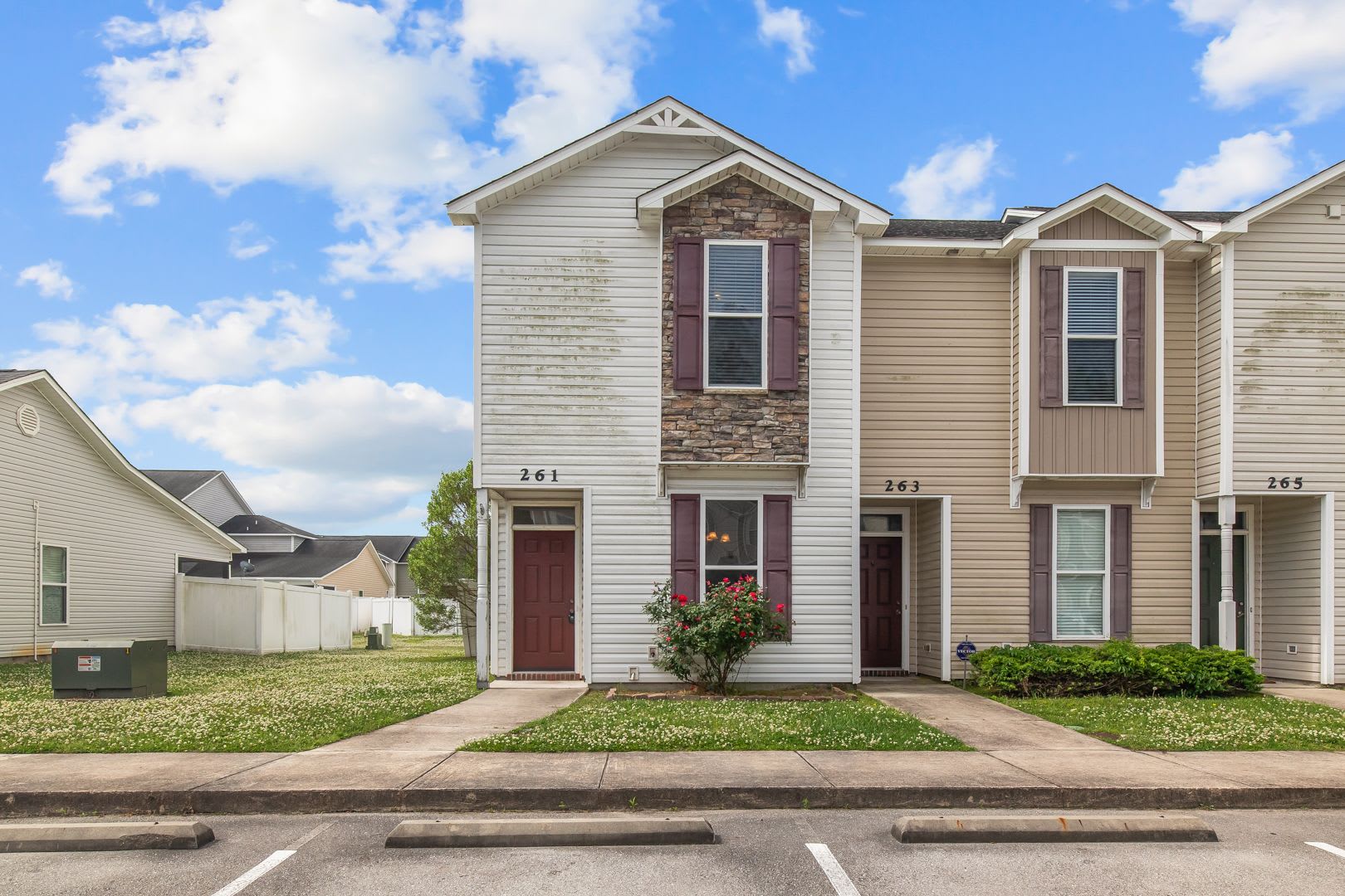 2 Bed 2 5 Bath Townhome – photo 2