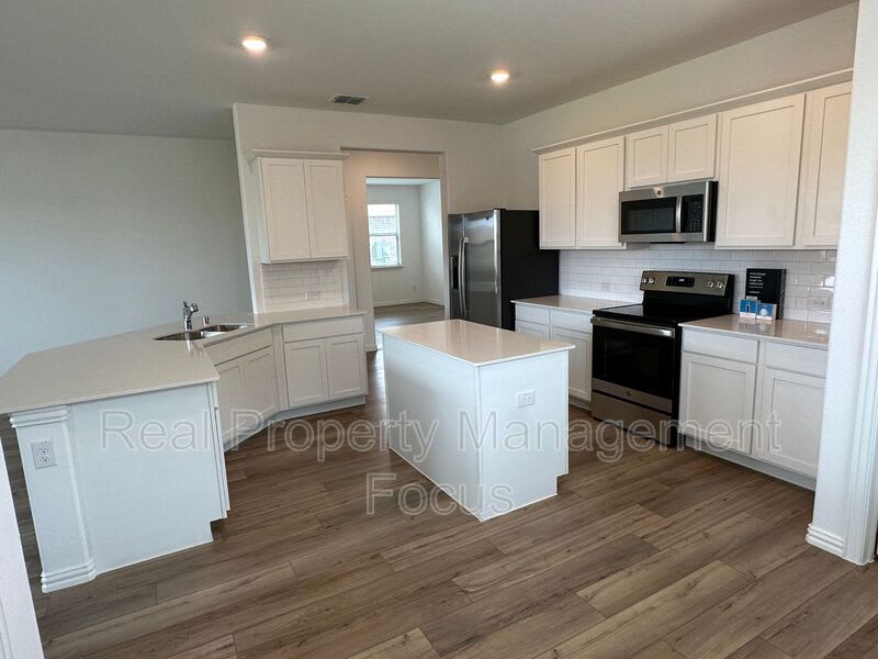 239 Jenkinson Dr – photo 5