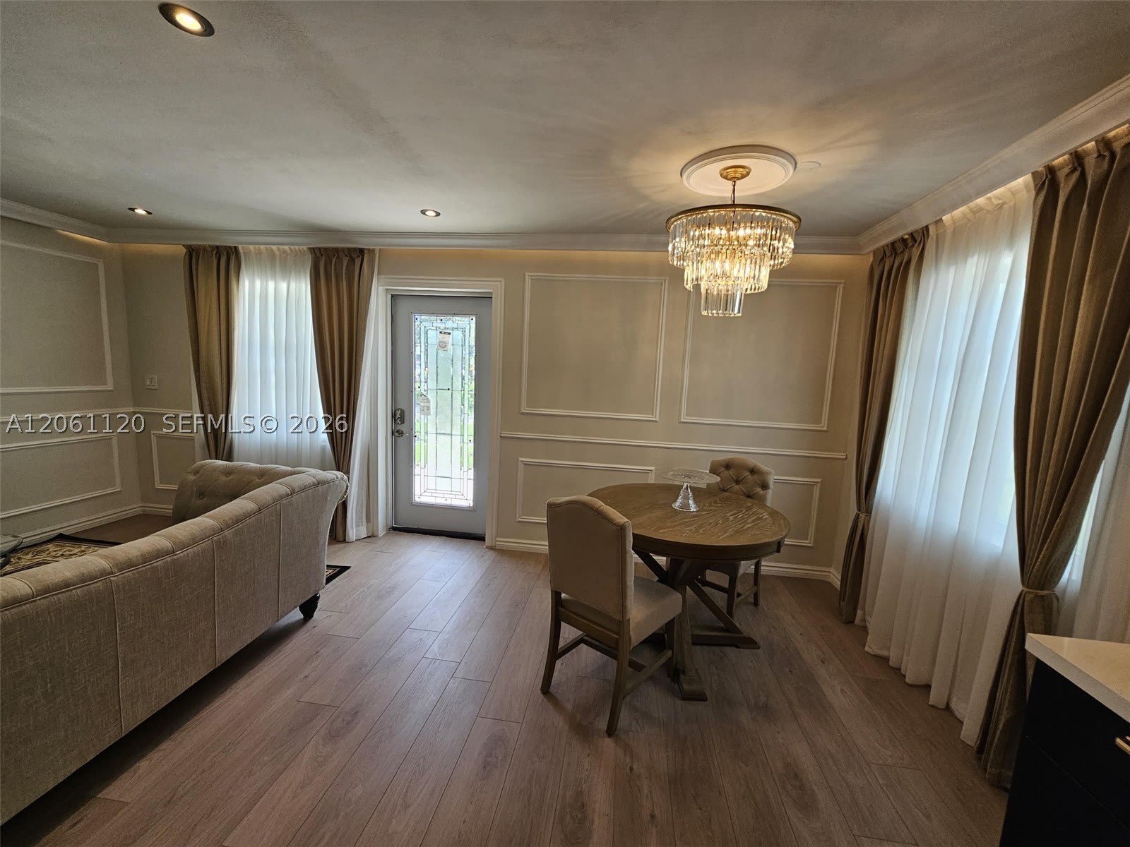 609 NE 14th Ct – photo 3