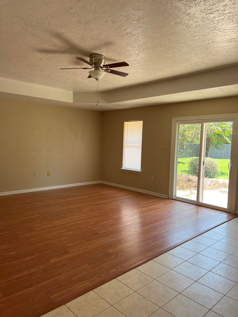 110 Maverick St. – photo 4