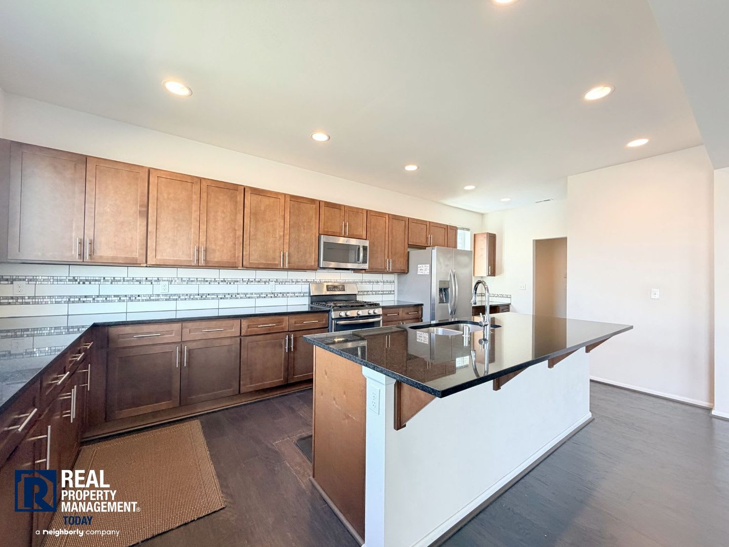 Spacious 5-Bedroom Spanaway Home with Lower-Level Suite & Convenient JBLM Commute! – photo 4