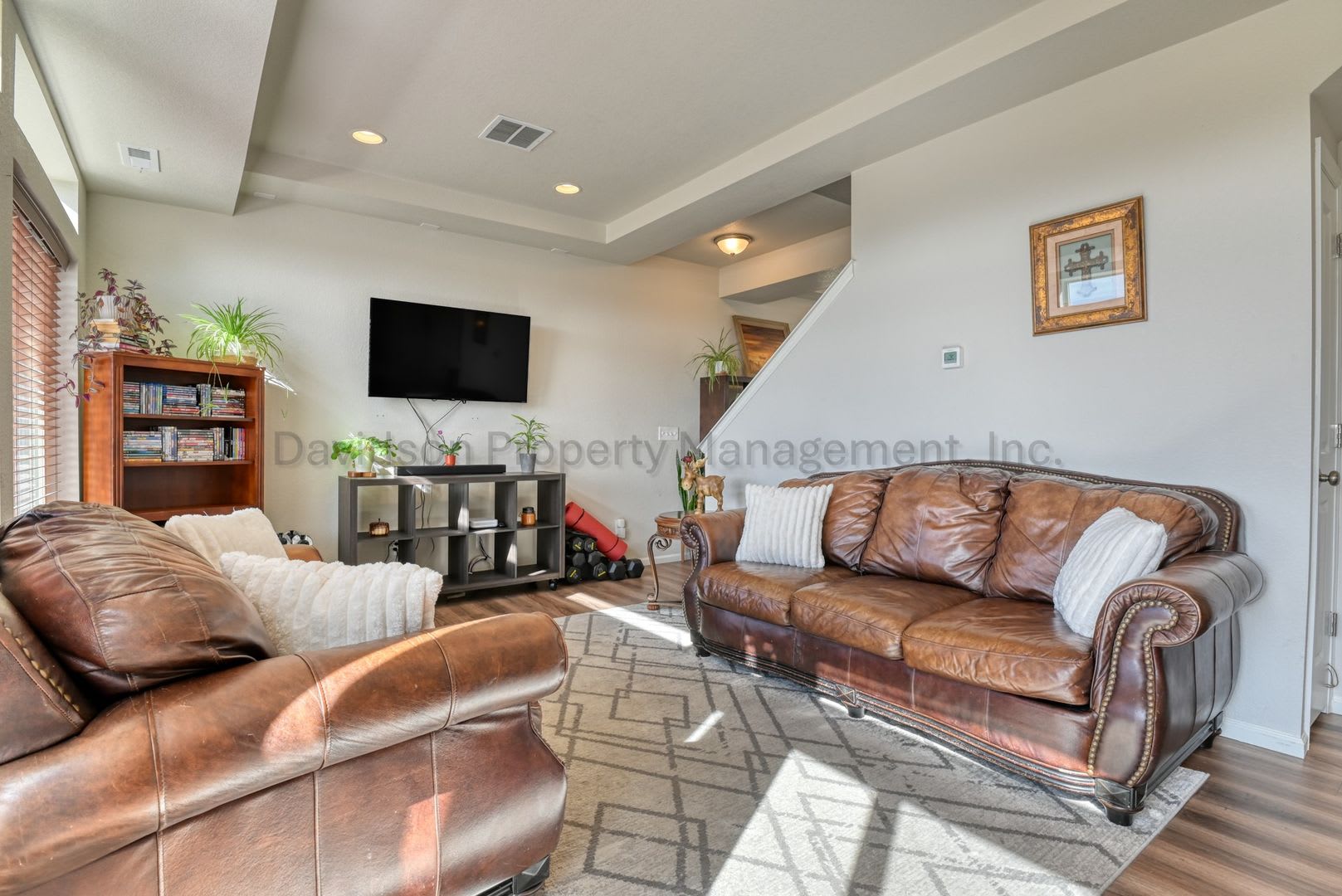 Inviting 3 Bedroom Carriage House in Banning Lewis Ranch – photo 4