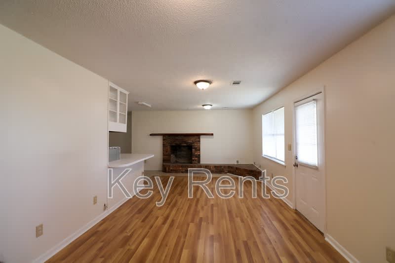 4679 Bradley Dr. – photo 2