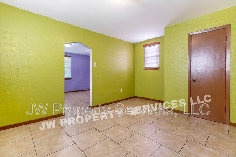 2633 Governor Nicholls – photo 5