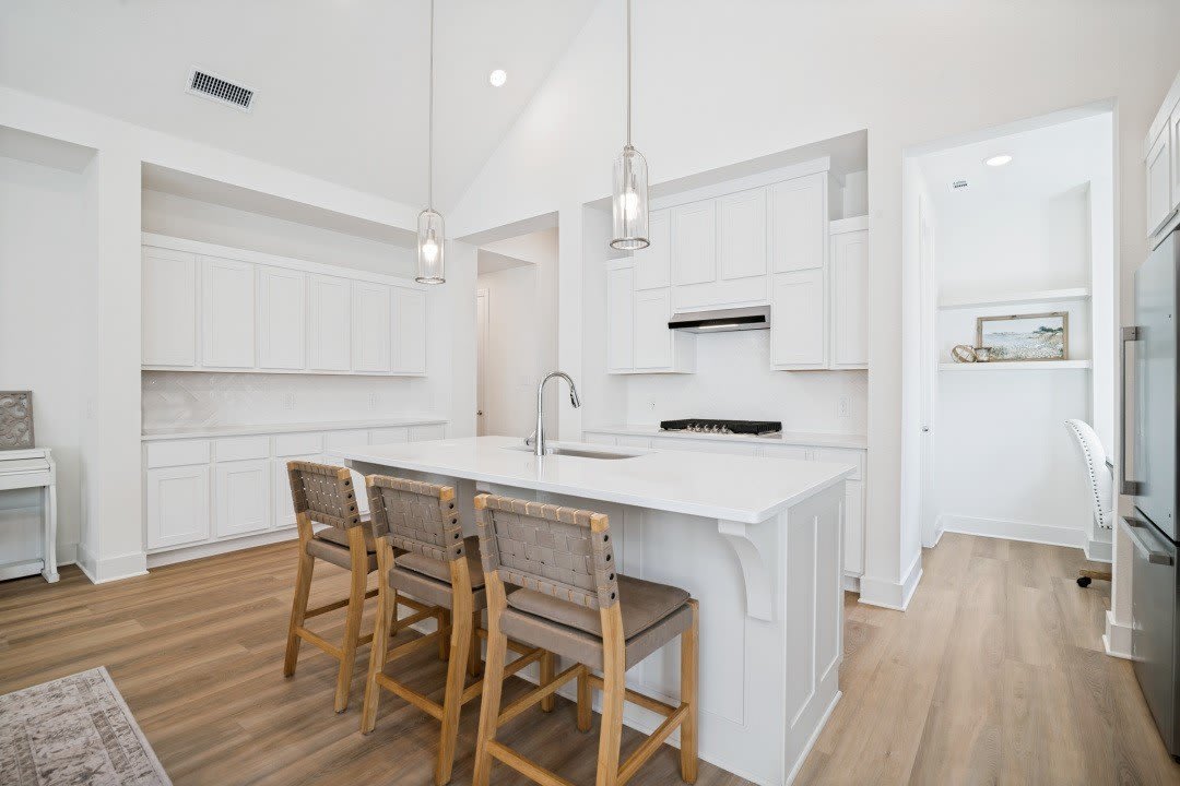1046 Bearing Street – photo 5