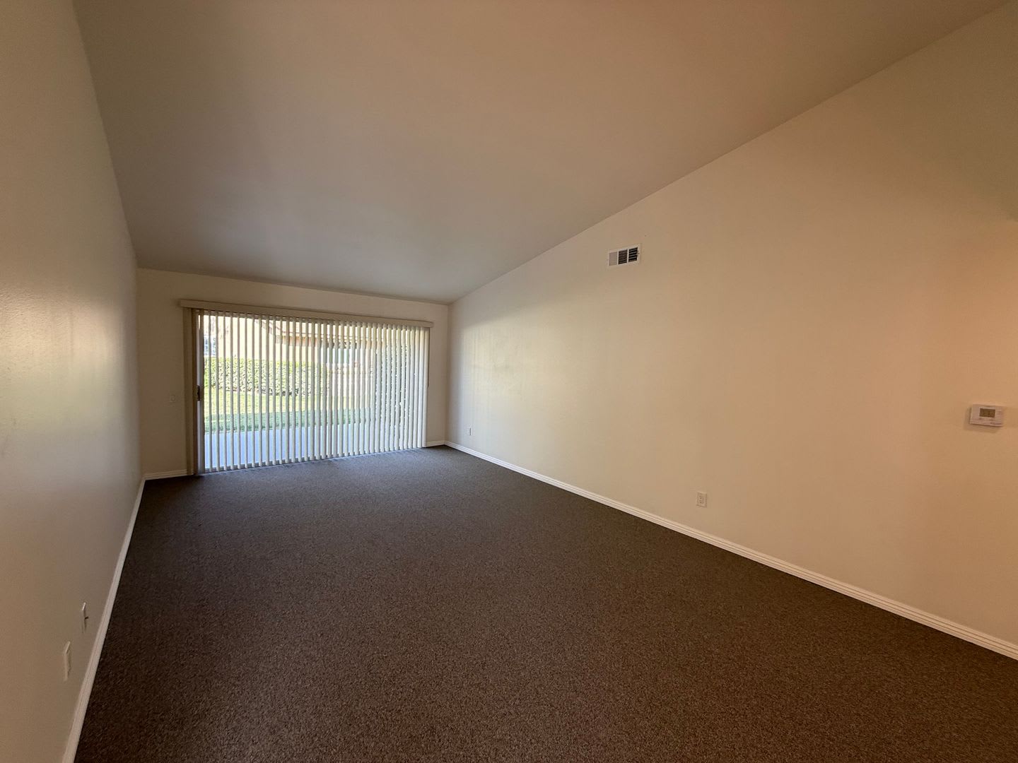 Clean &amp; Move in ready El Dorado – photo 4