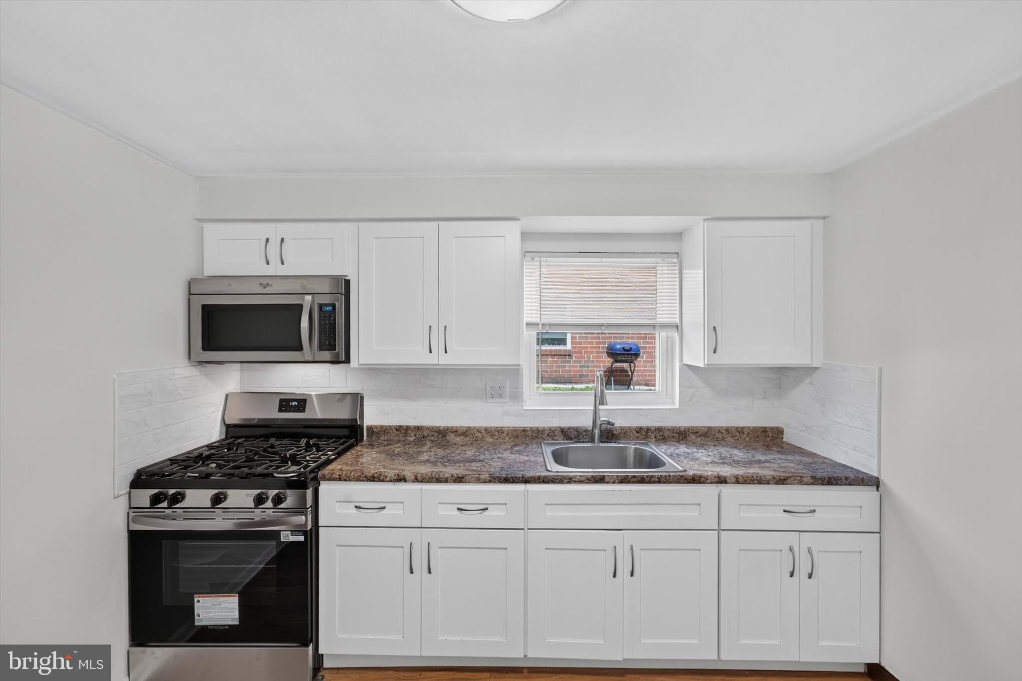 2261 STRAHLE Street – photo 3