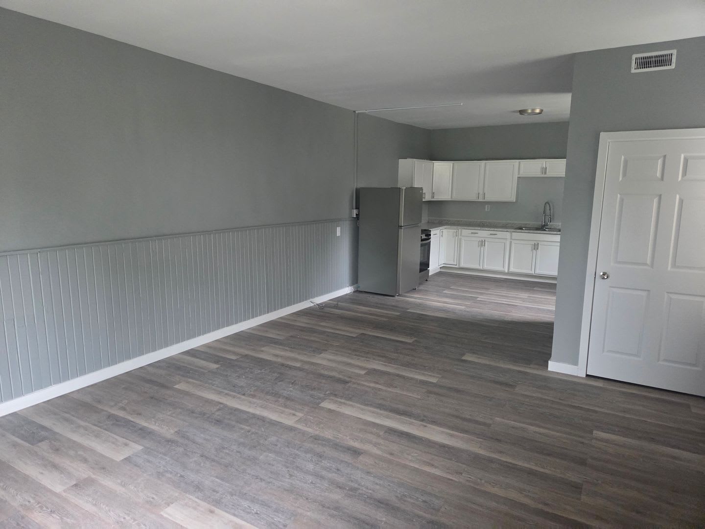 Newly remodeled – photo 2
