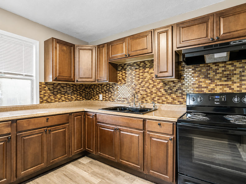 2552 27th Avenue North – photo 5