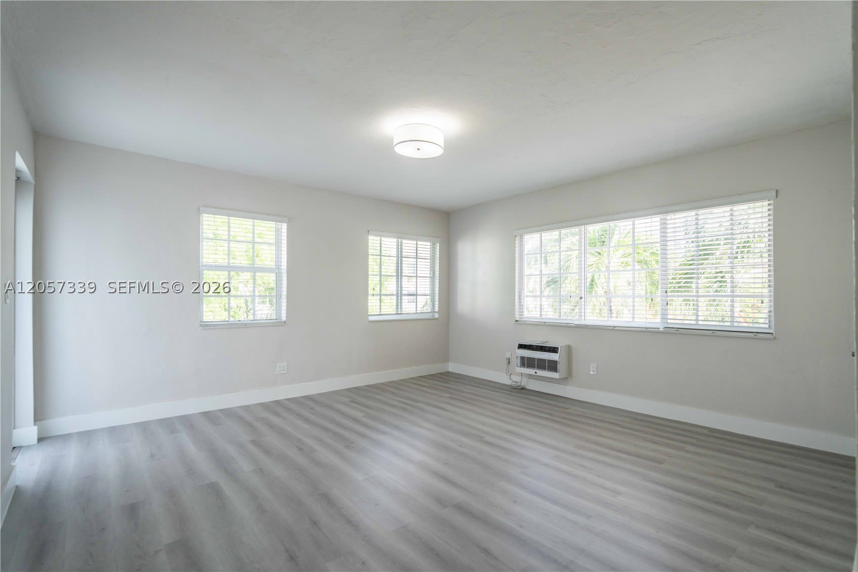 2416 Flamingo Dr – photo 2