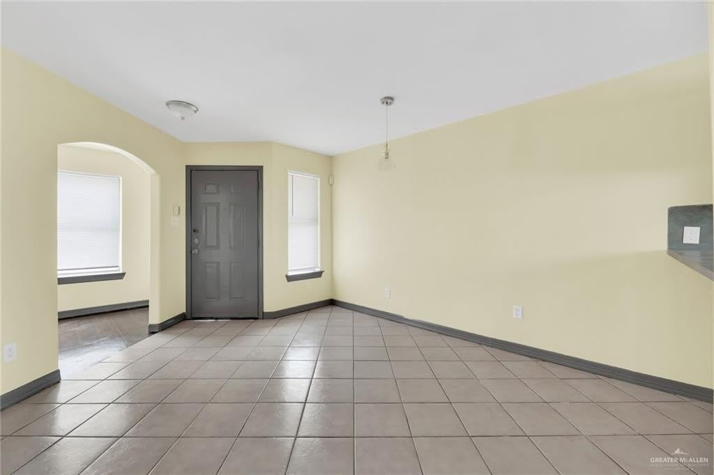 914 W Cherokee Avenue – photo 3