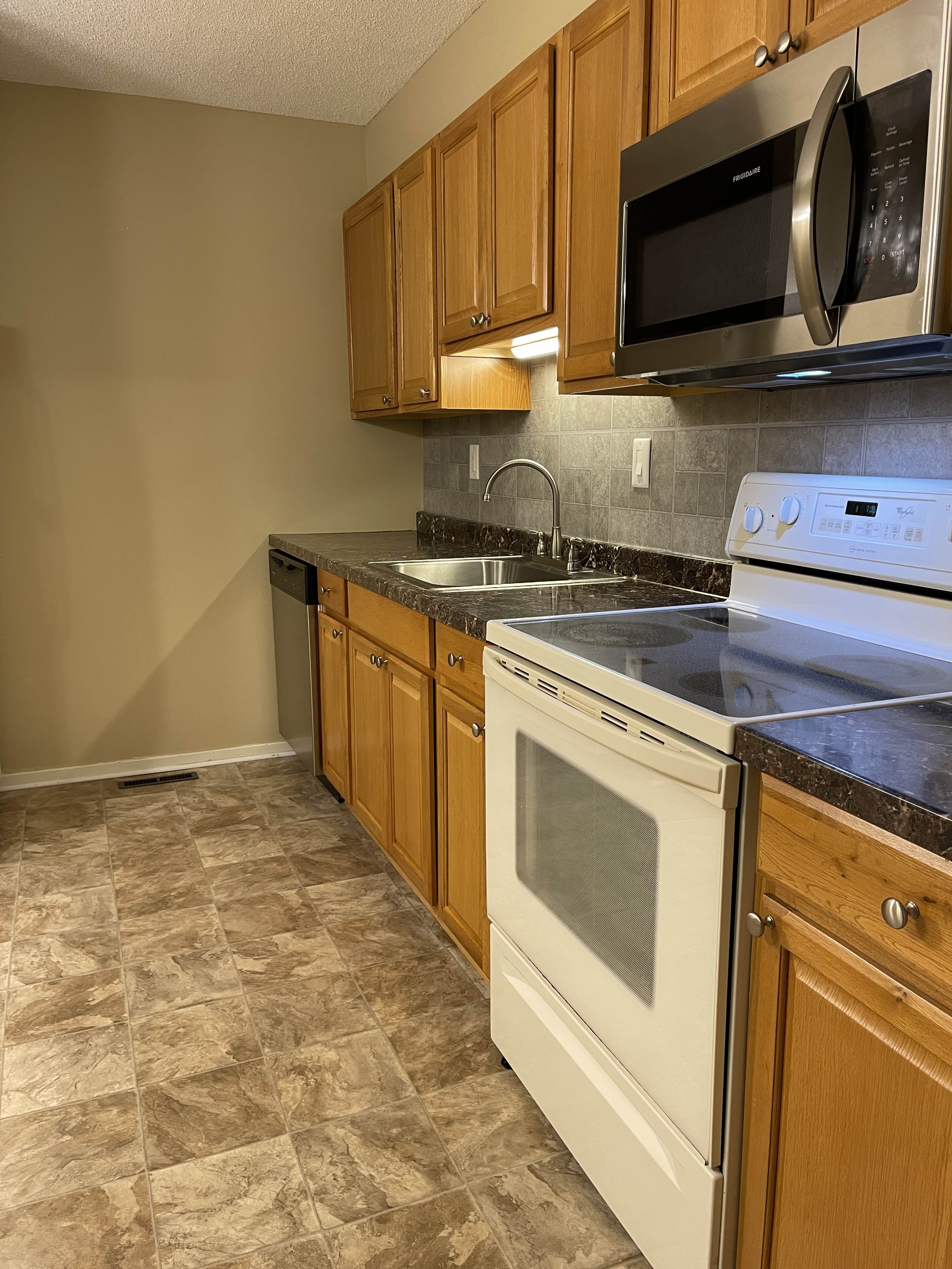 6423 Colony Way – photo 4