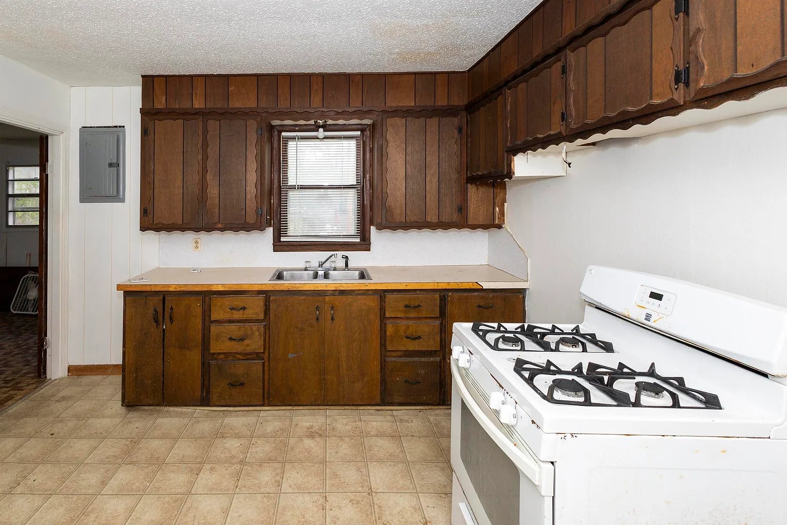 109 W Hickory Ave – photo 4