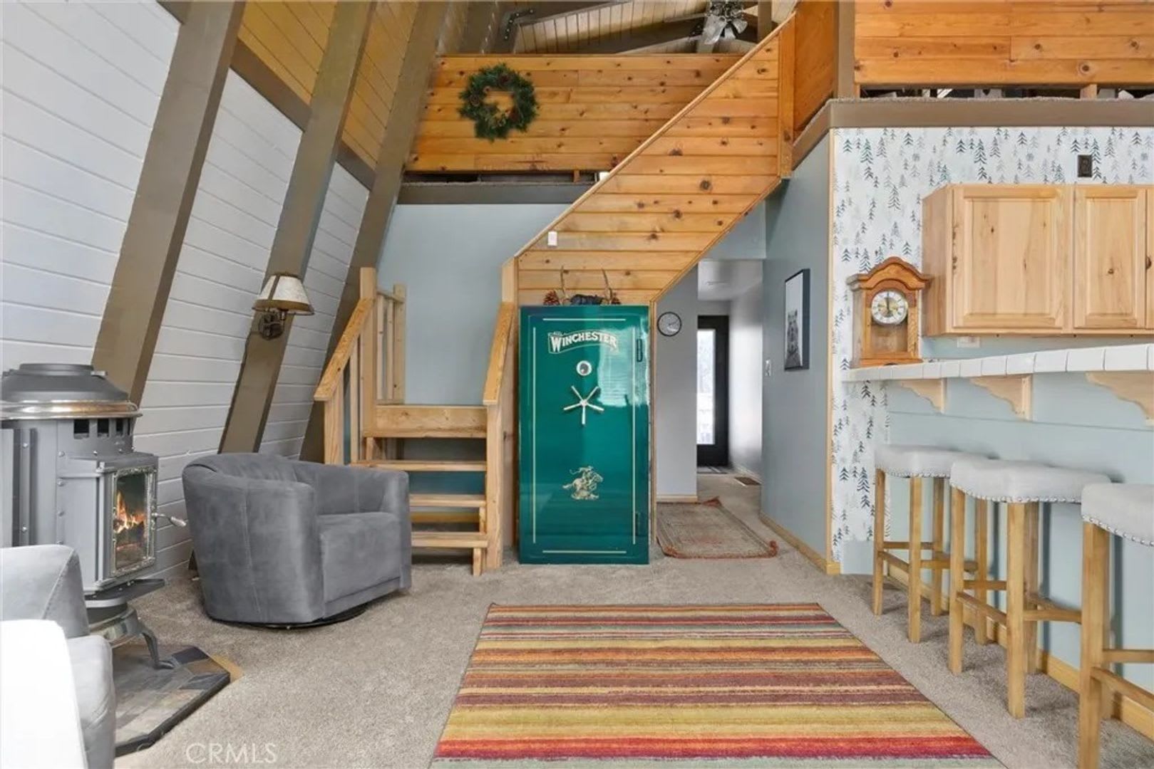 3-Bedroom Cabin with Spacious Loft, Large Deck & Fully Furnished(Optional) – photo 4