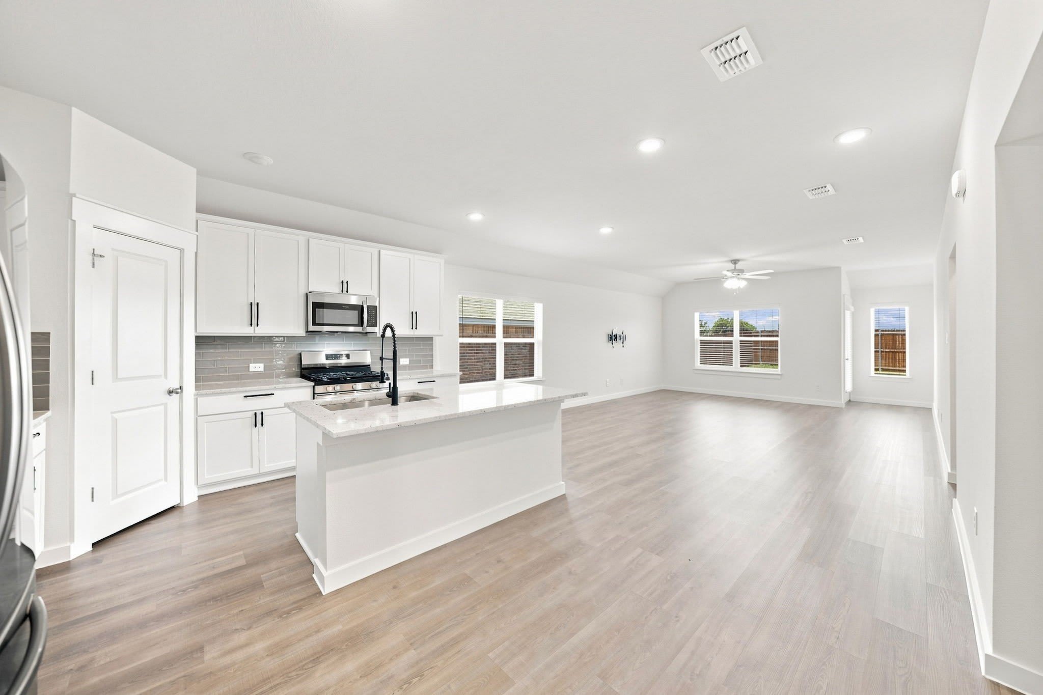 702 Woodford Way – photo 5