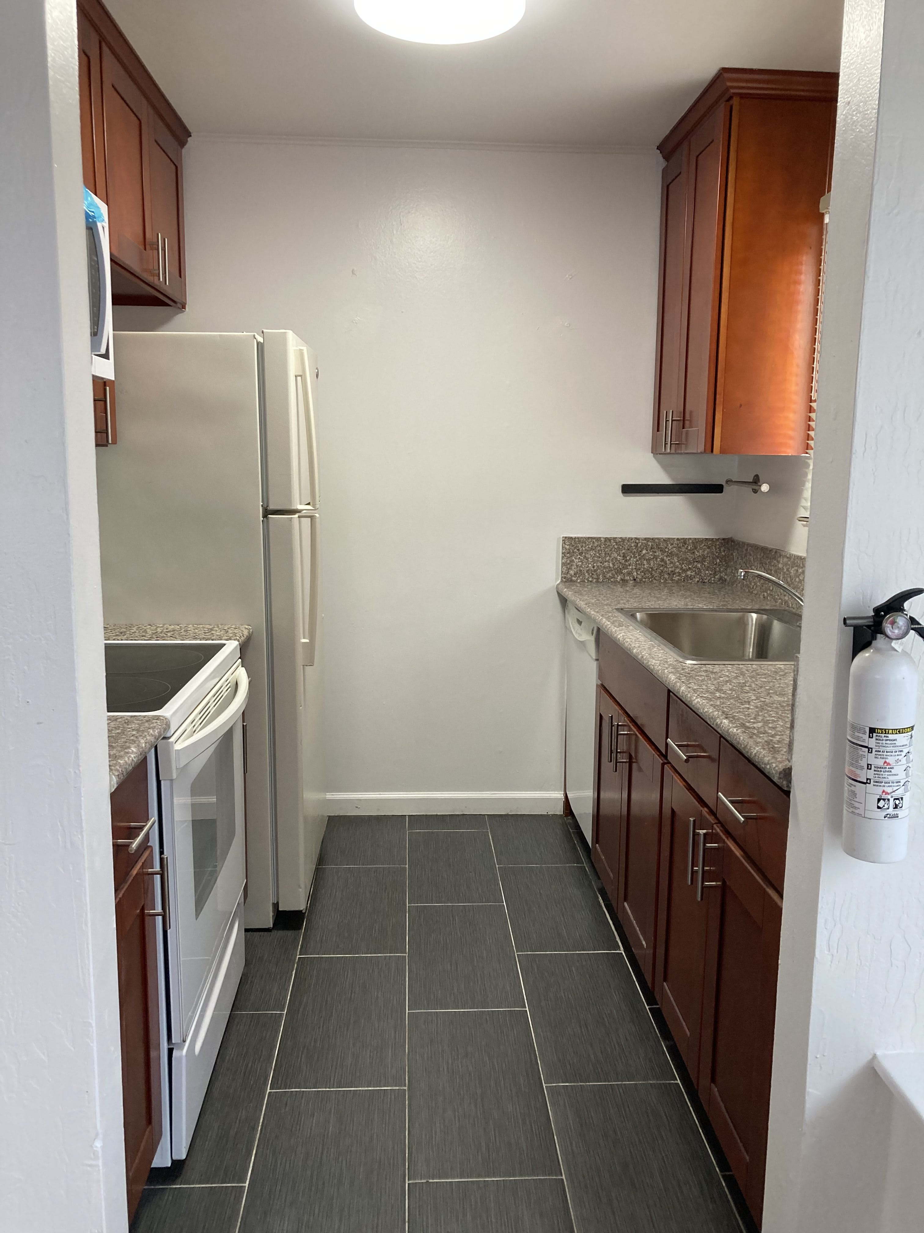 9017 Casals St – photo 4
