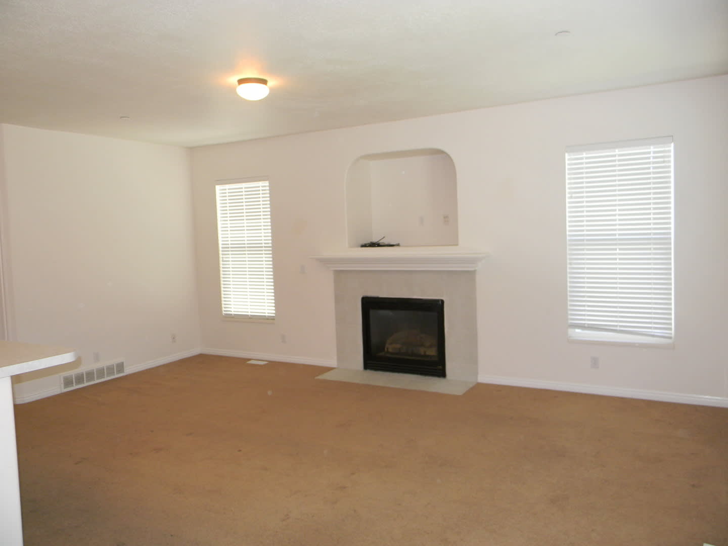 Awesome 4 Bedroom 3 Bath Draper Home in Draper!!! – photo 4