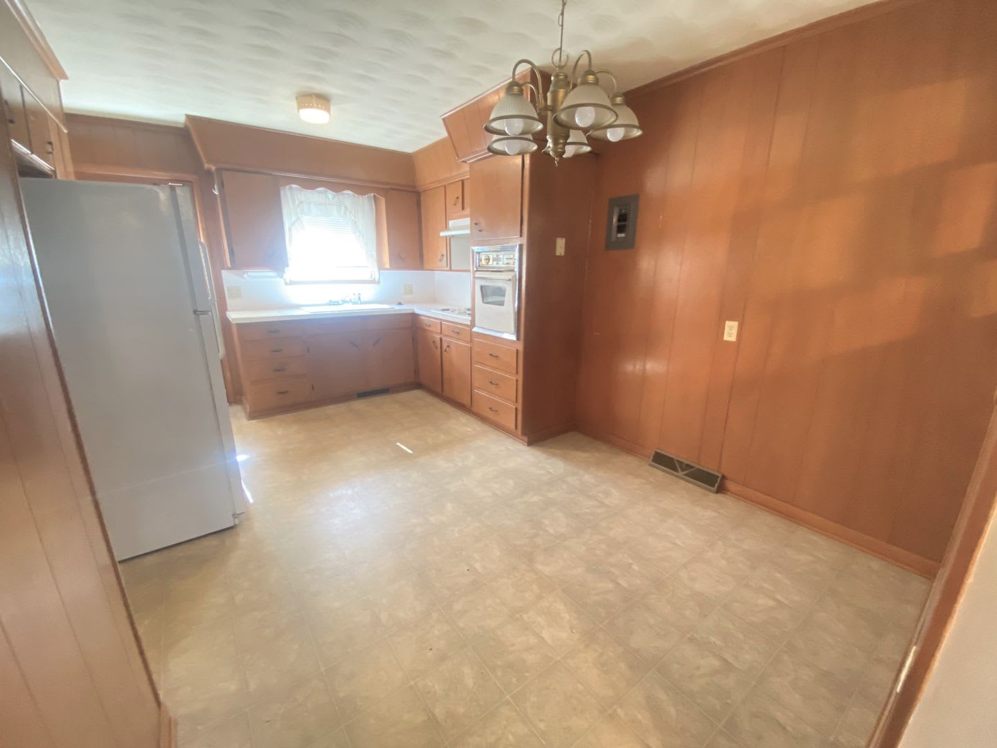 2-Bedroom Duplex in Springfield – photo 3