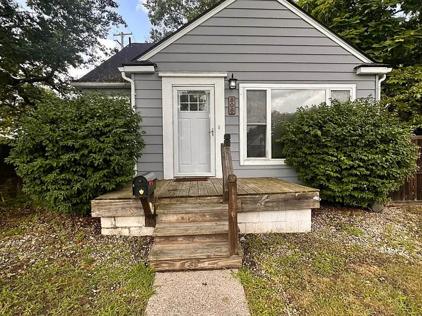 Charming Move In Ready 3 Bedroom 2 Bath Ferndale Bungalow With Private Primary Suite 2 Car Garage Available Now – photo 2