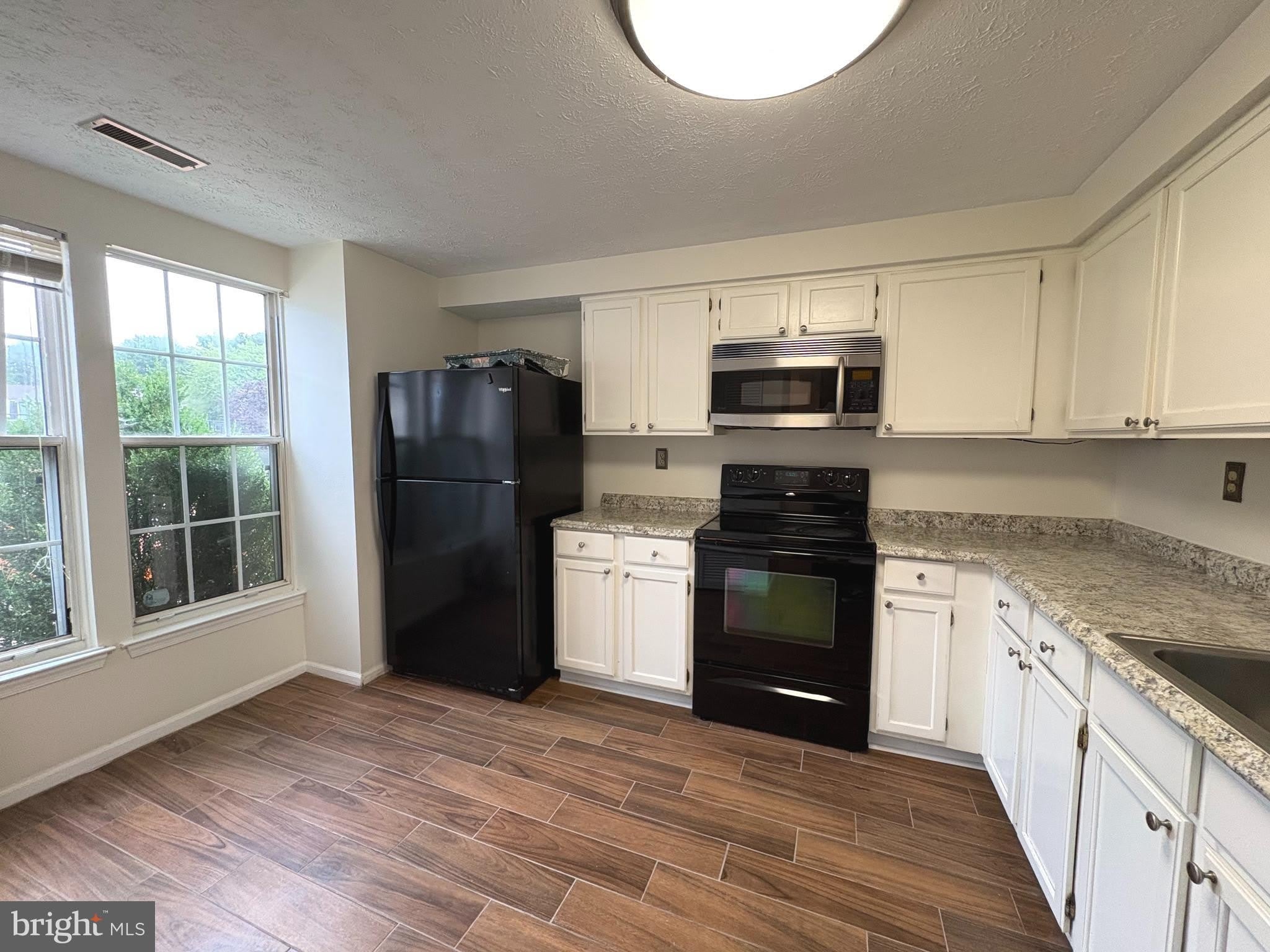 16 DORCHESTER Circle – photo 2