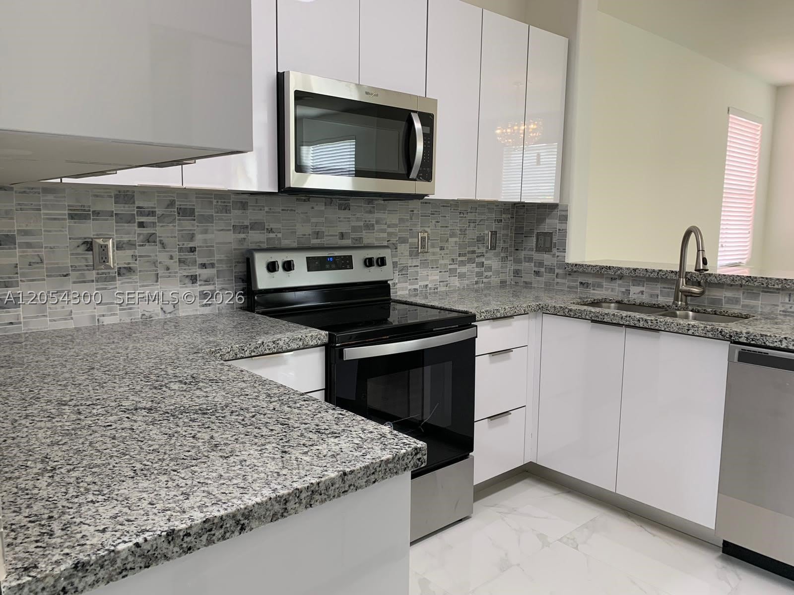 14020 SW 152nd Ter – photo 4