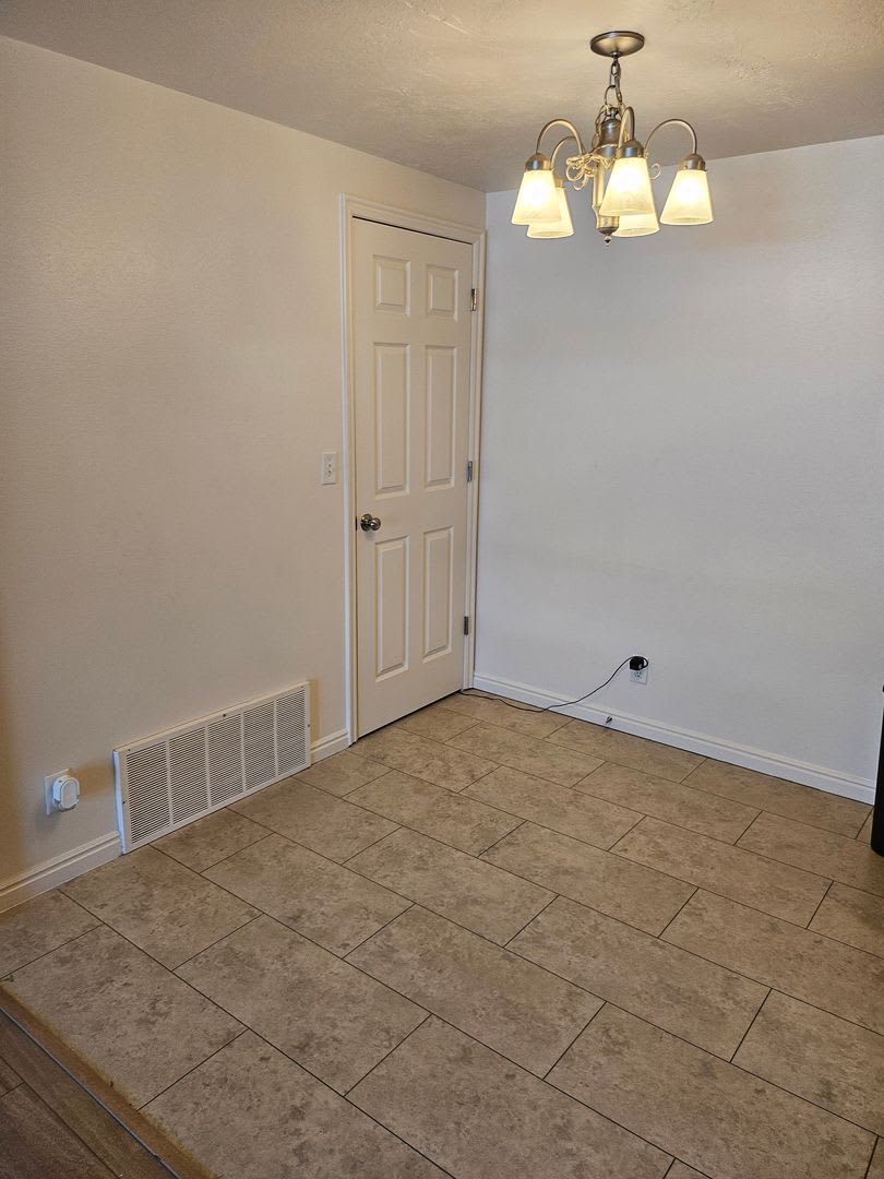 3 Bed 2 Bath TH in Orem For Rent! – photo 4