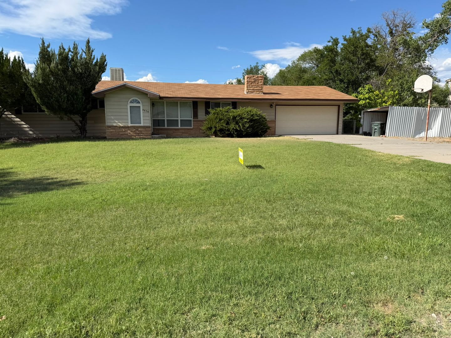Large Home W/TONS OF STORAGE SPACE on NorthSide Grand Junction!!!! – photo 2