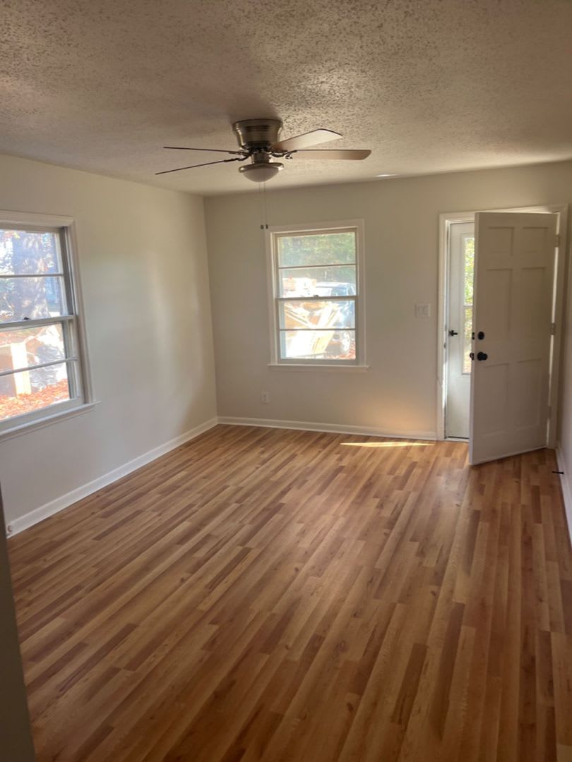 Coming Soon Charming Newly Renovated Duplex In Belmont Available Now – photo 2