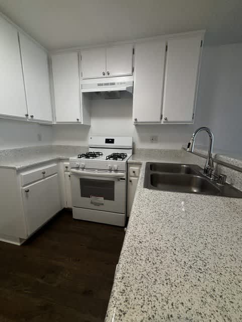 16200 Vermont Ave. – photo 2