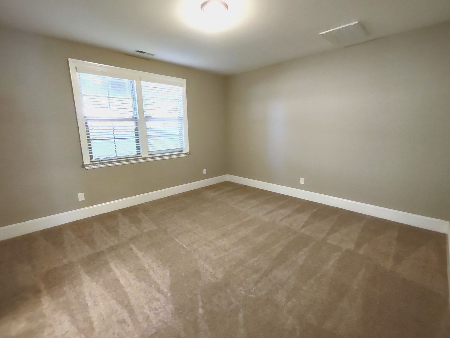 Luxury Townhome Available in the Fairway Row Community! – photo 4