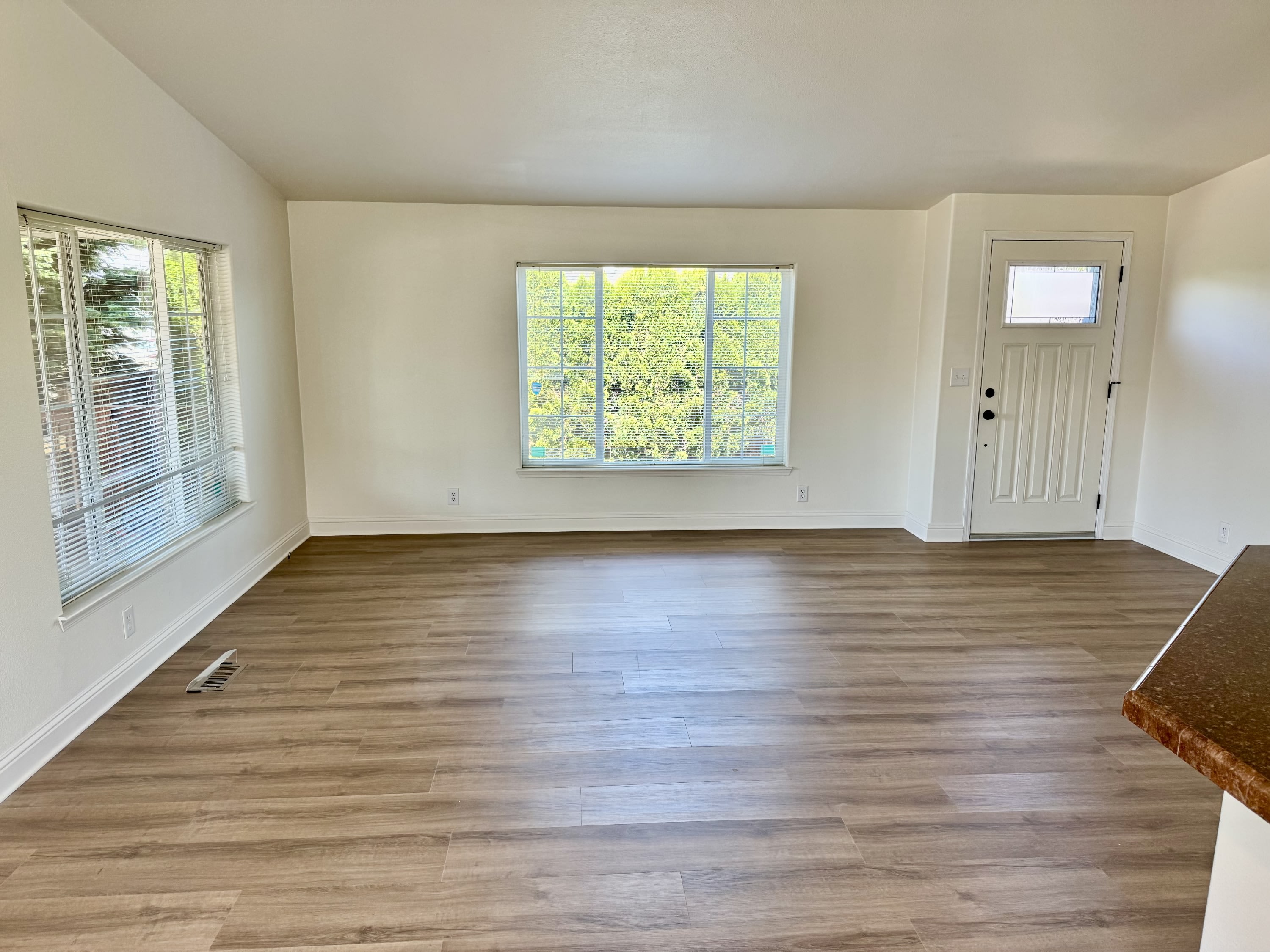 1015 Oak Street #75 – photo 3