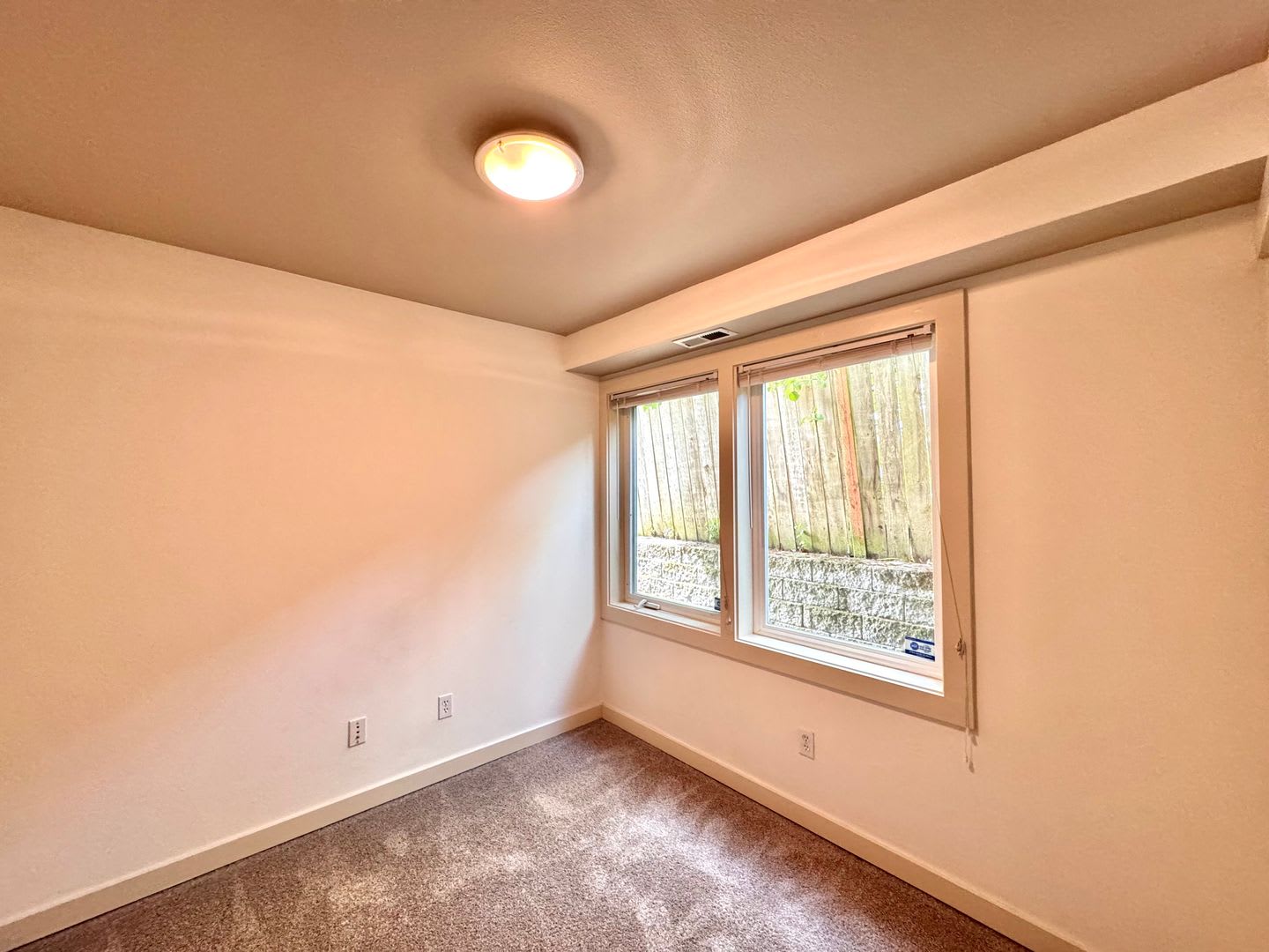 Convenient Northgate 3B Townhome – photo 5