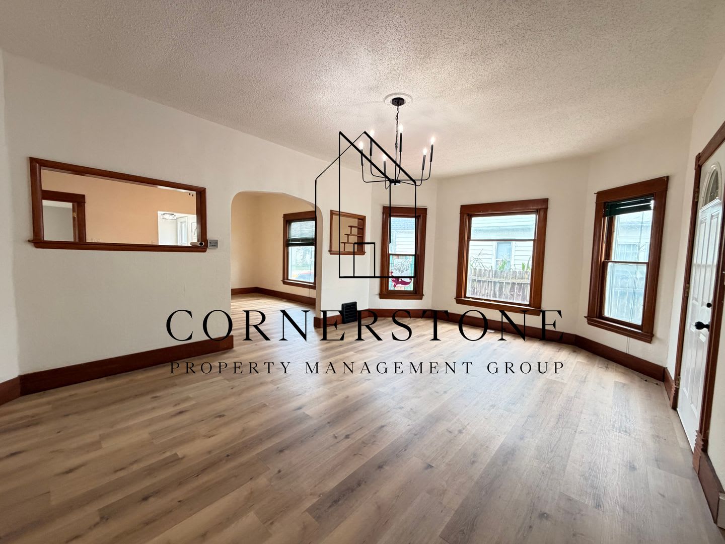 Remodeled 3 Bedroom House $1,150 – photo 2