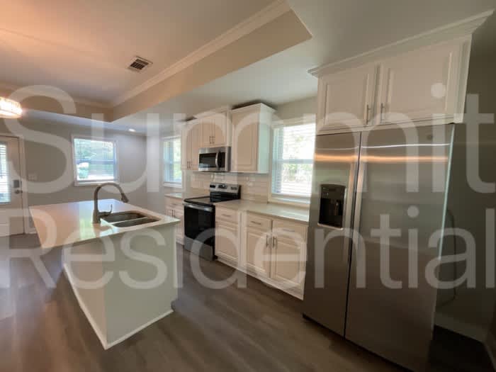 2590 Godfrey Drive Northwest – photo 4