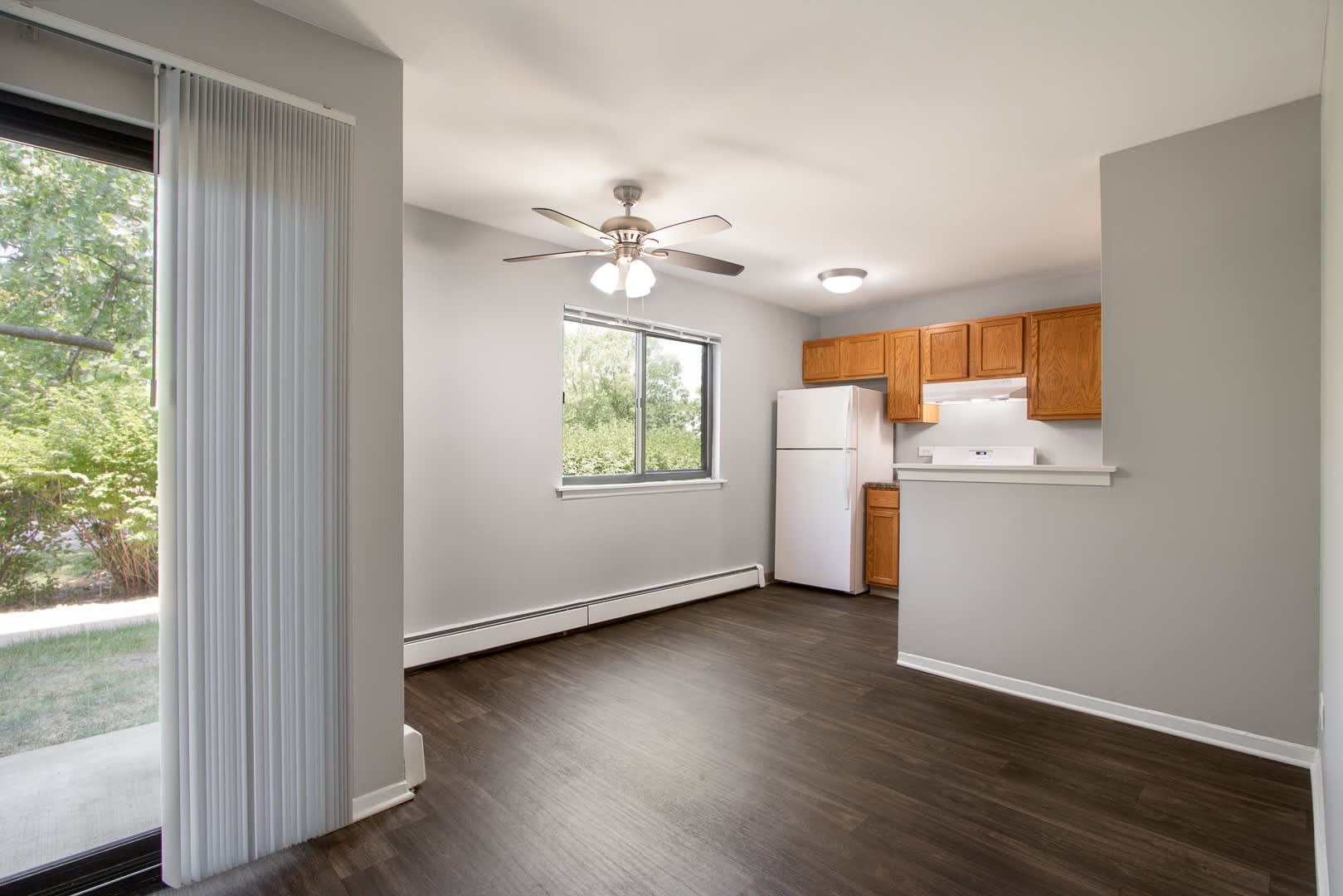 Emerald Pointe Apartments – photo 5
