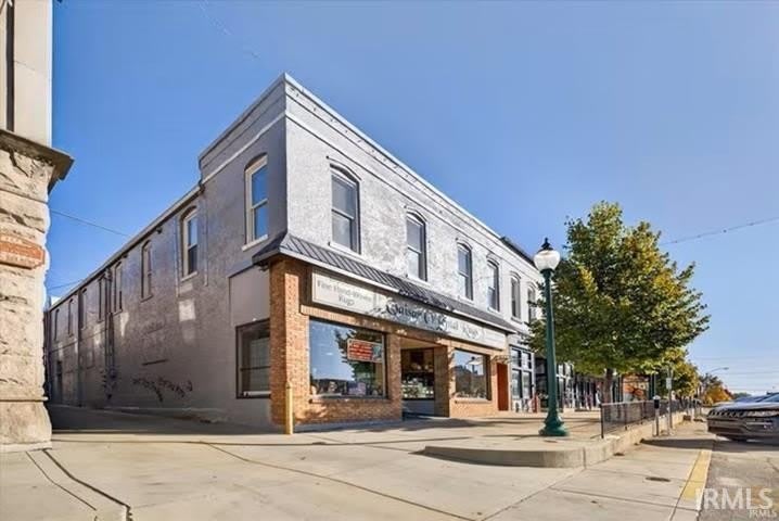 110 W 6th Street – photo 1