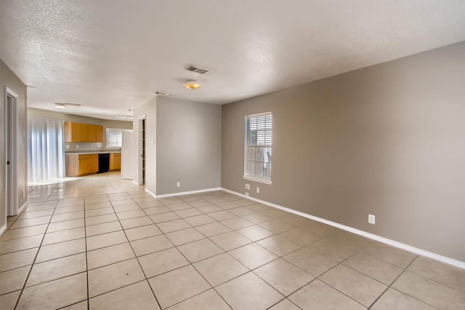 4BR/2.5 Bath near the San Antonio Medical Center!!! – photo 3