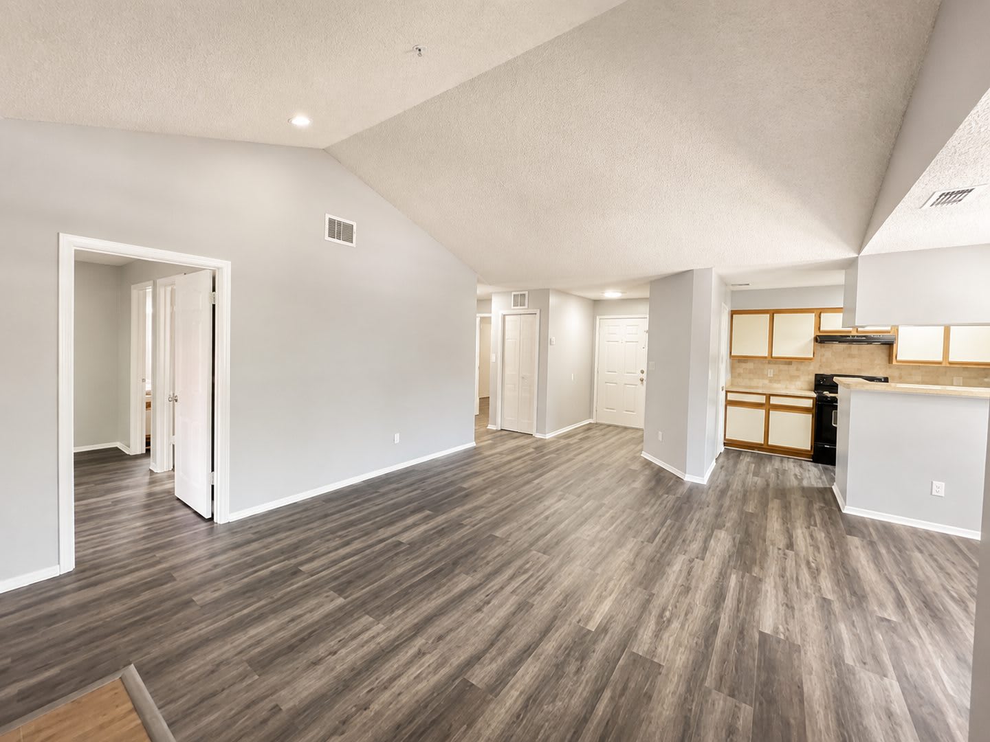 2 Bed / 2 Bath Condo in Gated Community. In Altamonte Springs, Available Now! – photo 4
