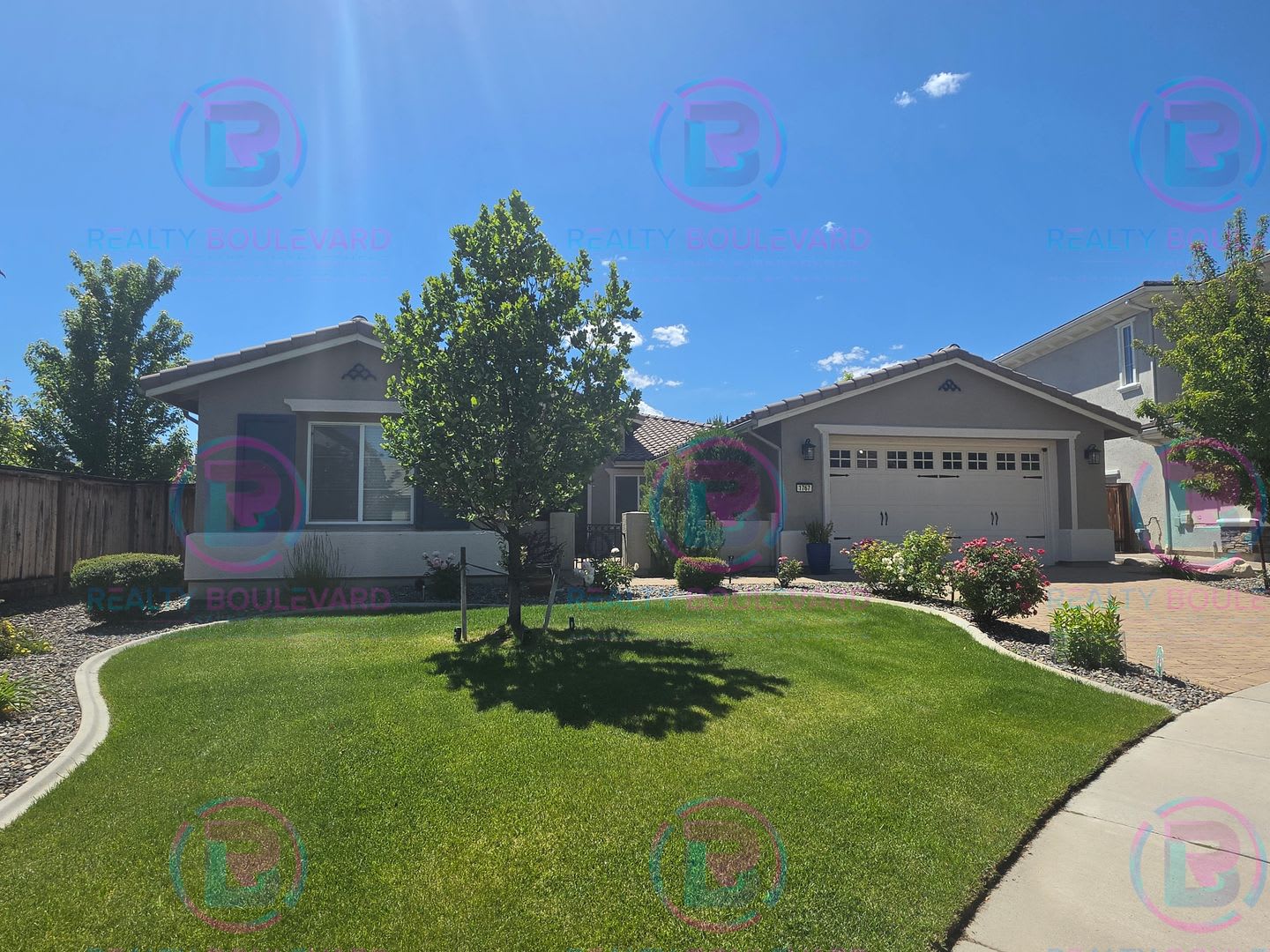 3 Bedroom 2.5 Bathroom Home in Somersett with Resort Style Living and gold course views – photo 1