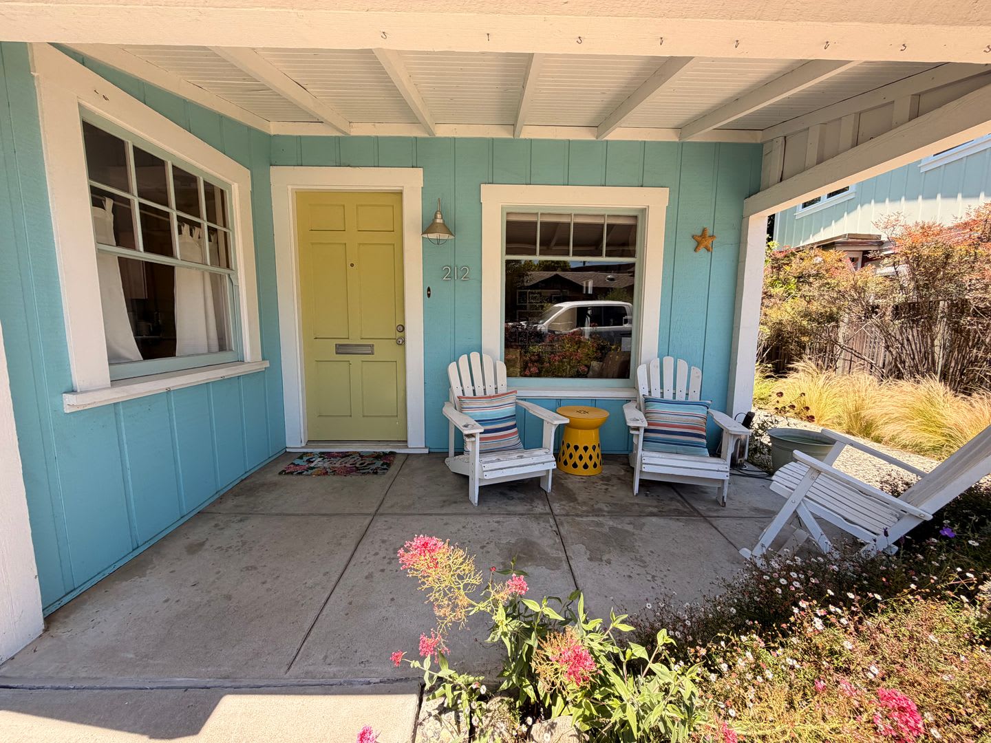 Charming 2BR/1BA Beach Cottage – photo 4