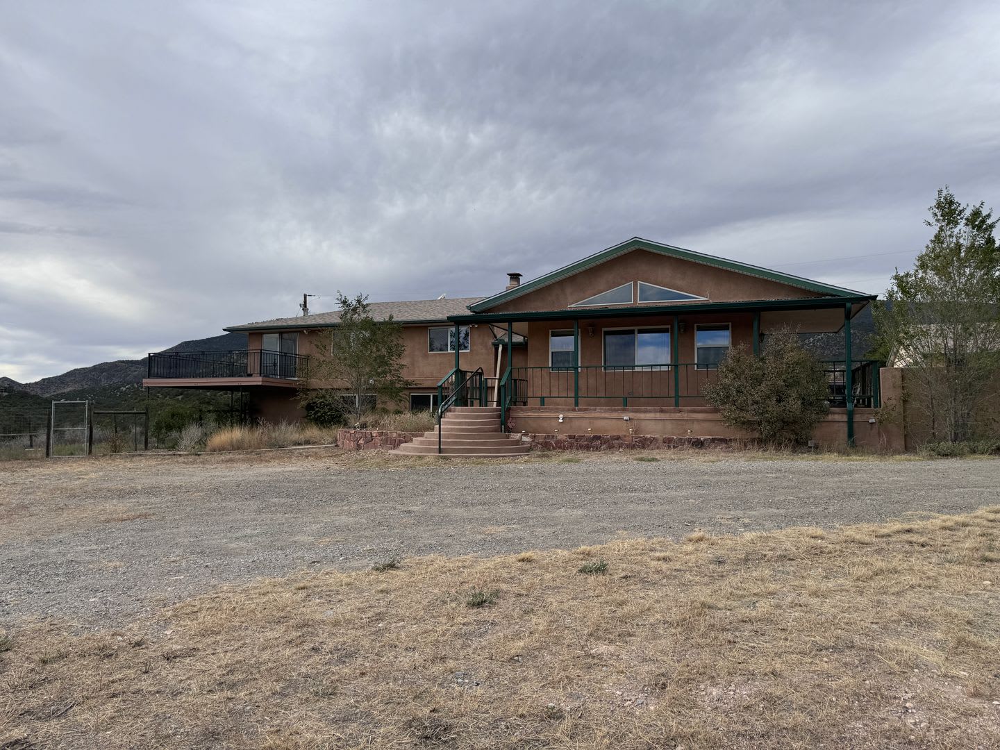 4 Bedroom, 2.5 Bathroom Home in Cedar Crest, NM – photo 2