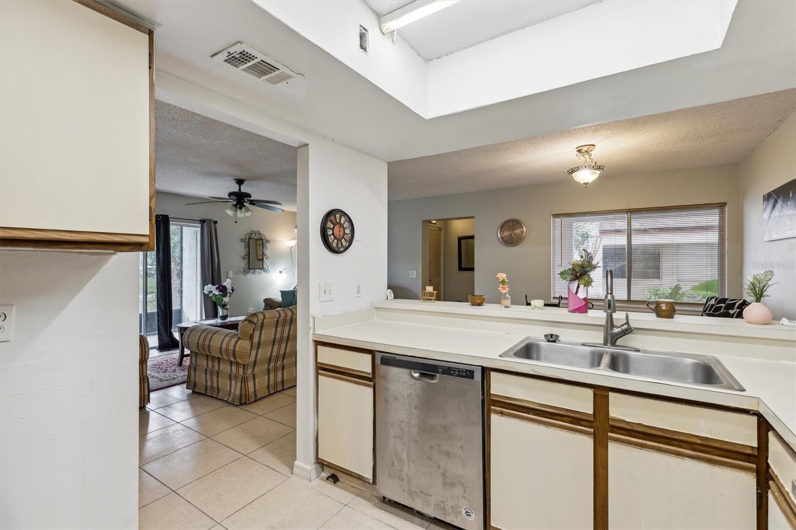 2554 LAKEWAY BRANCH Drive – photo 4