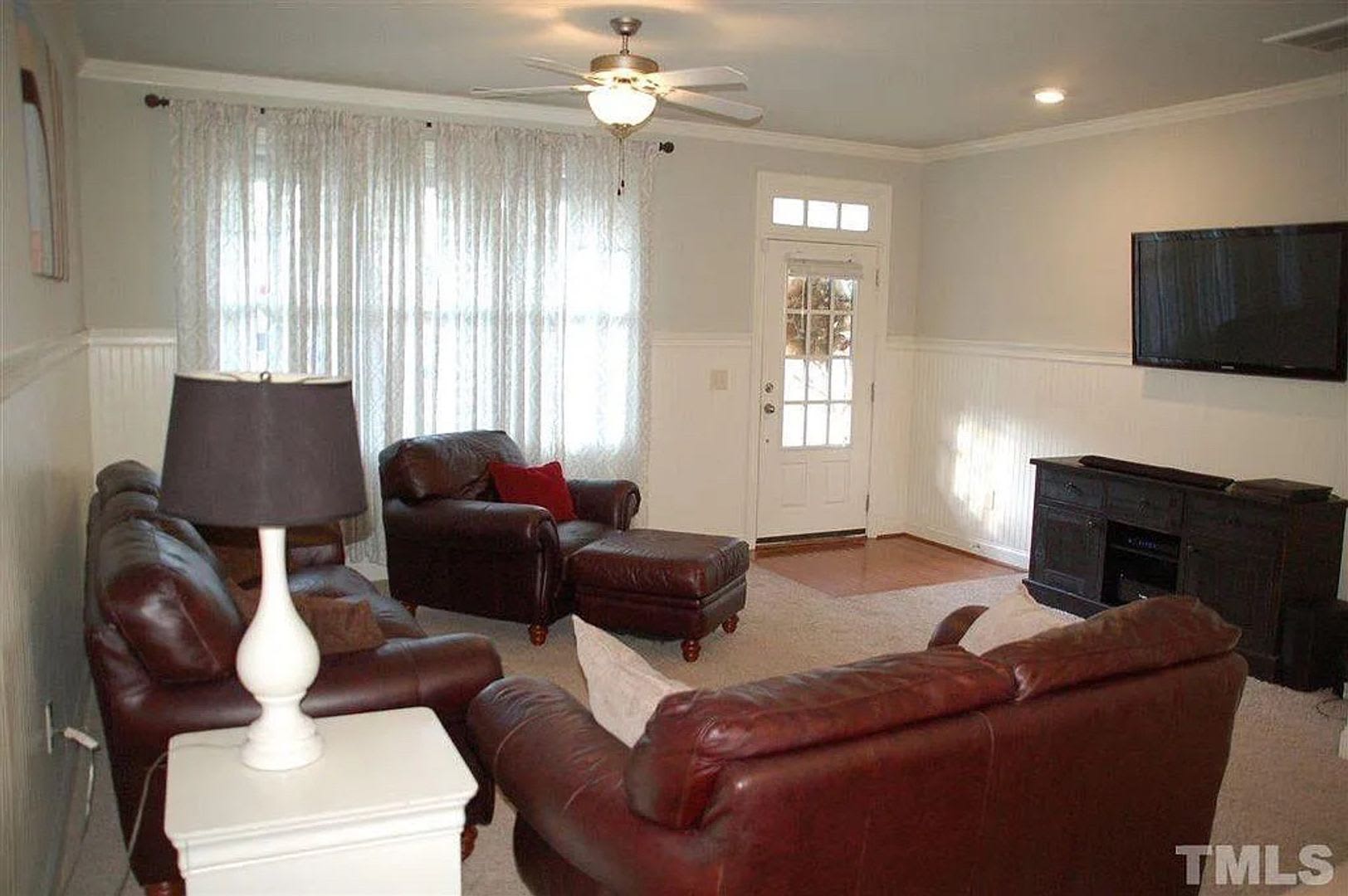 Room in 3 Bedroom Home at 109 Windy Creek Ln – photo 5