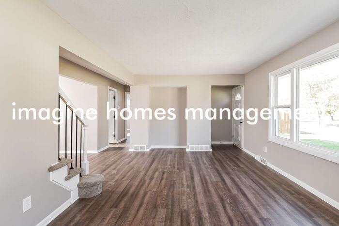 2392 Ashdale Drive – photo 4